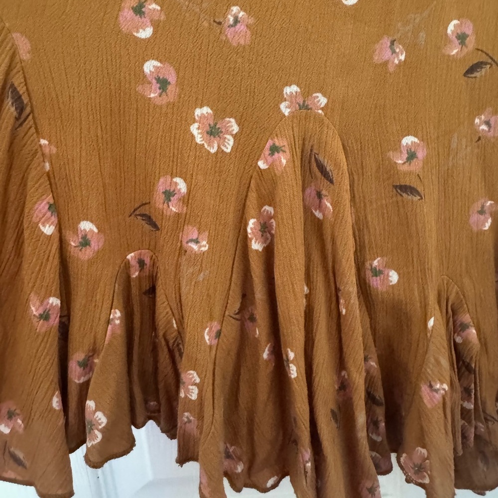 NWT O'Neill Floral Blouse in Warm Brown - Picture 4 of 6